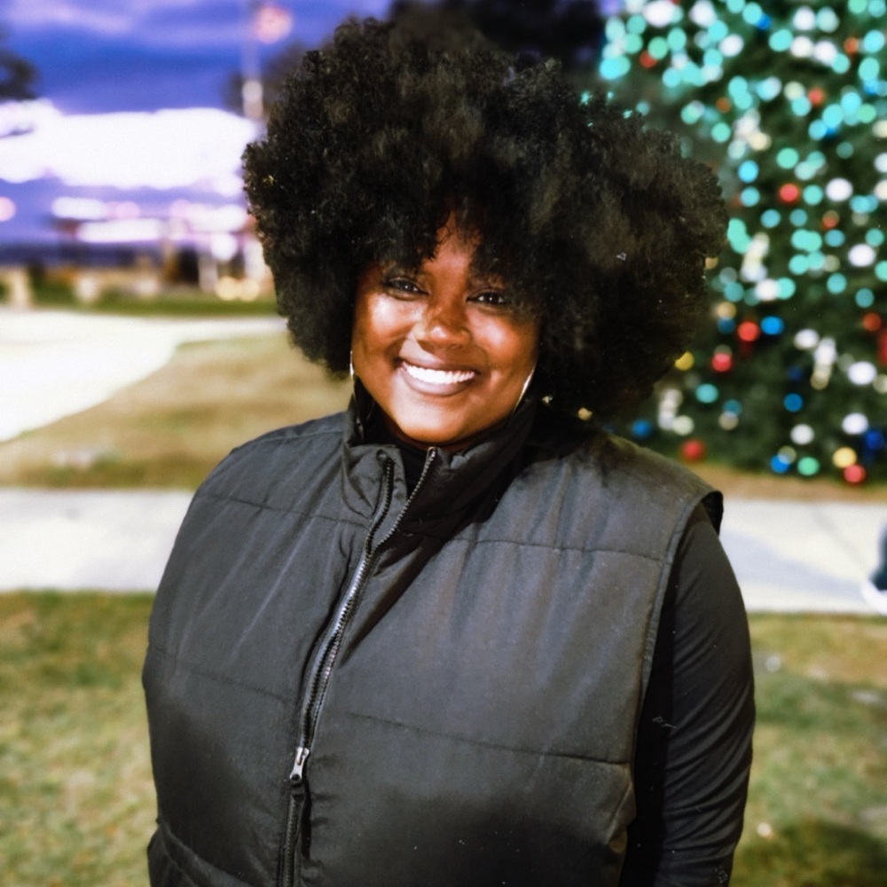 Meet your Posher, Ja'mia